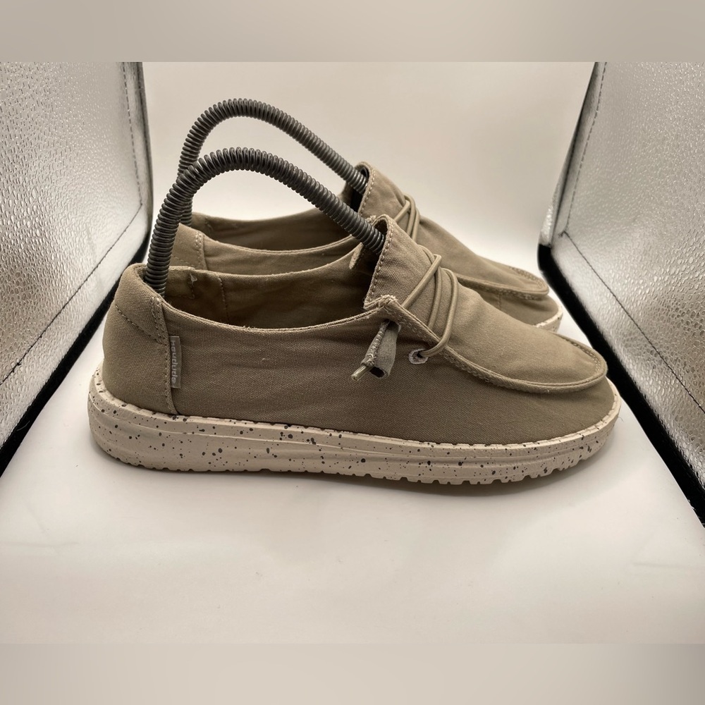 Hey Dude Wendy grey womens loafers size 6 - Picture 2 of 9